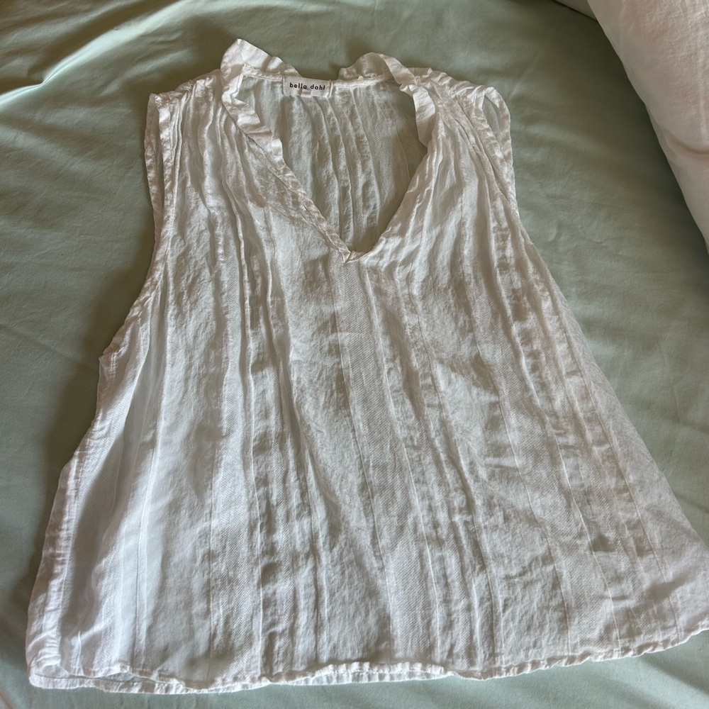 Bella Dahl white sleeveless blouse